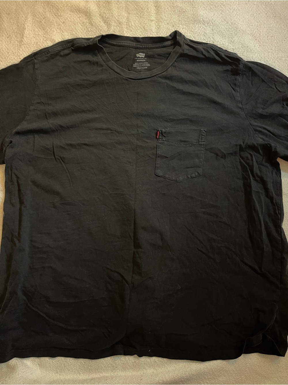 Levi's Black Short Sleeve Pocket Tee